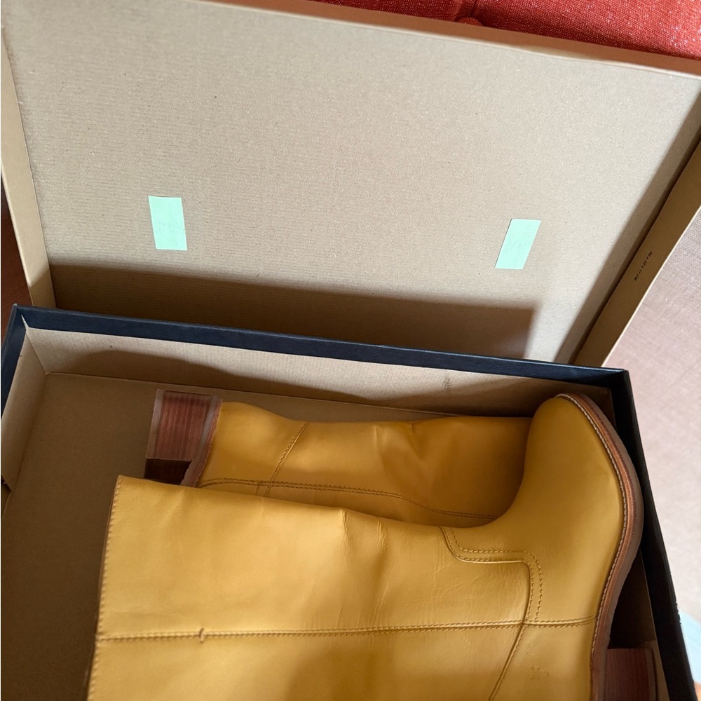 NWT Frye Camryn Leather Tall Boots in banana - Picture 10 of 13